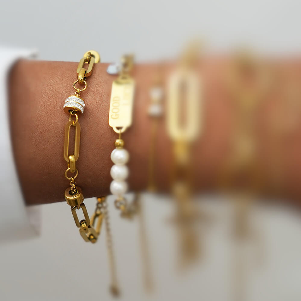 Armband med ringar och cirklar - Bild 2